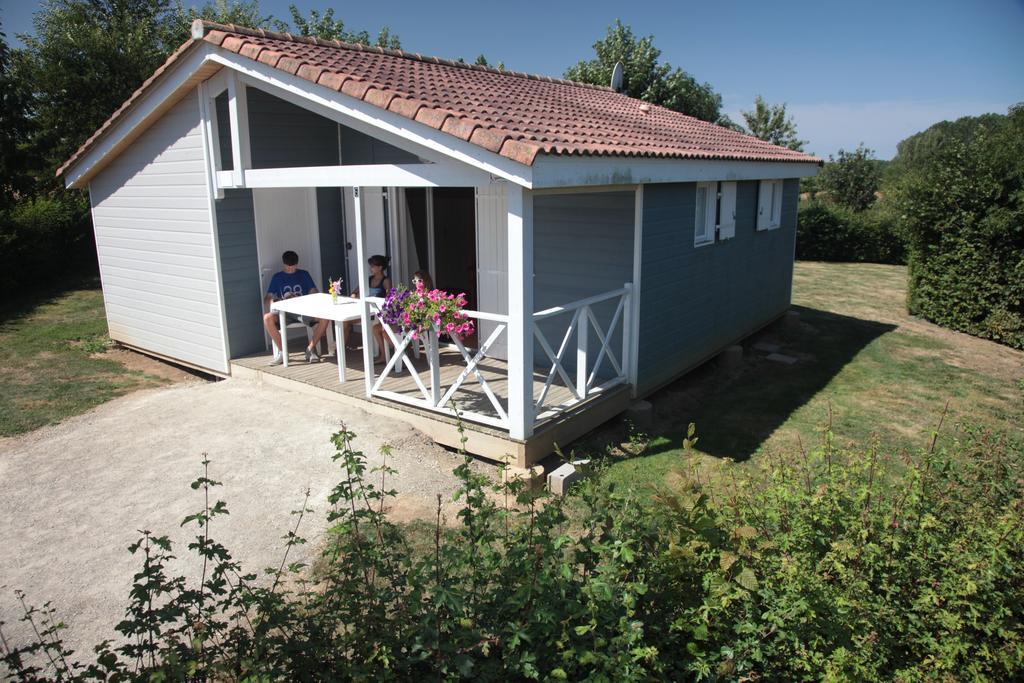Camping Des Rulieres Hotel Saint-Valerien Exterior photo