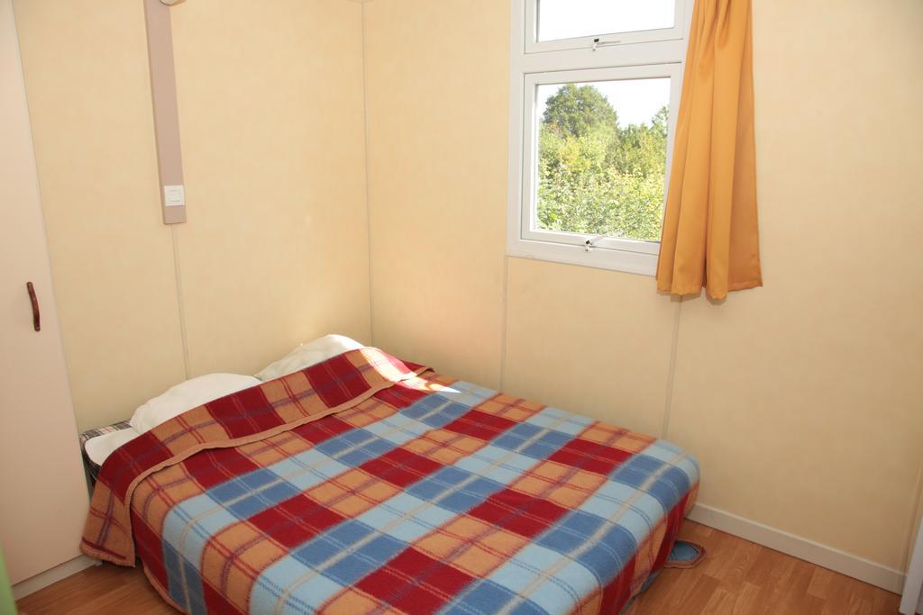Camping Des Rulieres Hotel Saint-Valerien Exterior photo