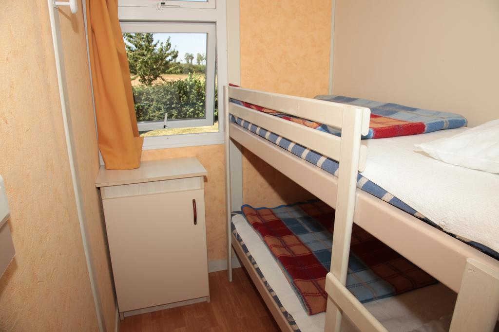 Camping Des Rulieres Hotel Saint-Valerien Exterior photo